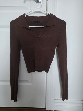 70s Style Brown Cropped Ribbed V-Neck Collared Long Sleeve Top